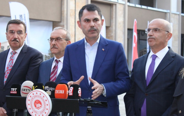 Bakan Kurum'dan Özgür Özel'e Sert Mesaj: "Gözlerindeki Bandı Çıkar, Etrafına Bak"